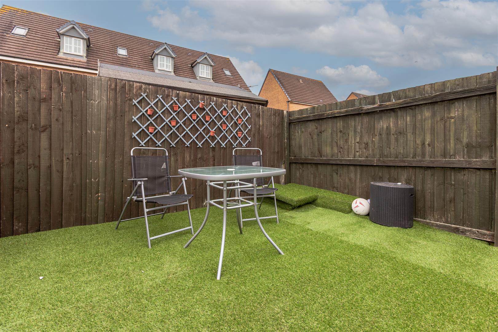 Ffordd Y Gamlas, Bynea, Llanelli, SA14 9AY